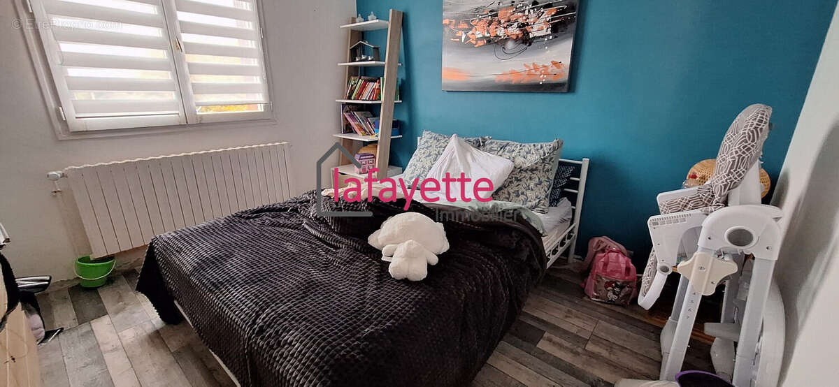 Maison à MOUTIERS-AU-PERCHE