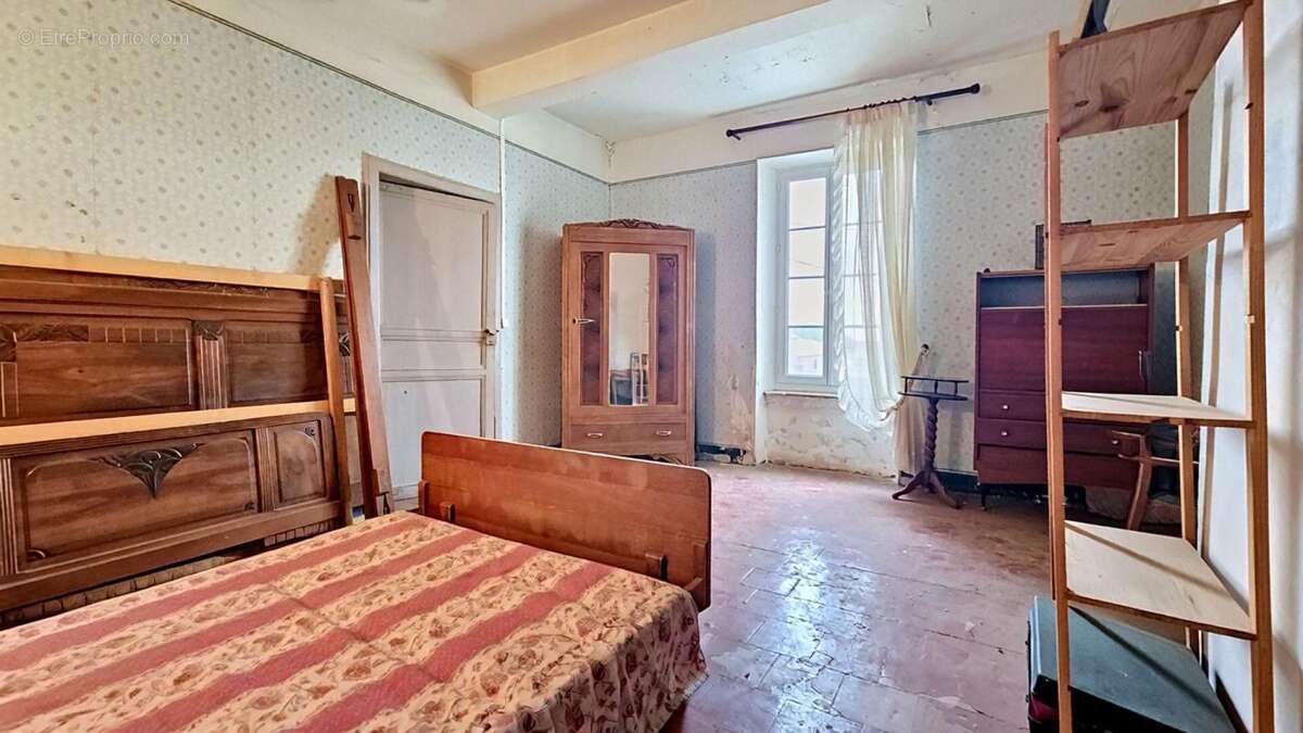 Maison à ESCALES
