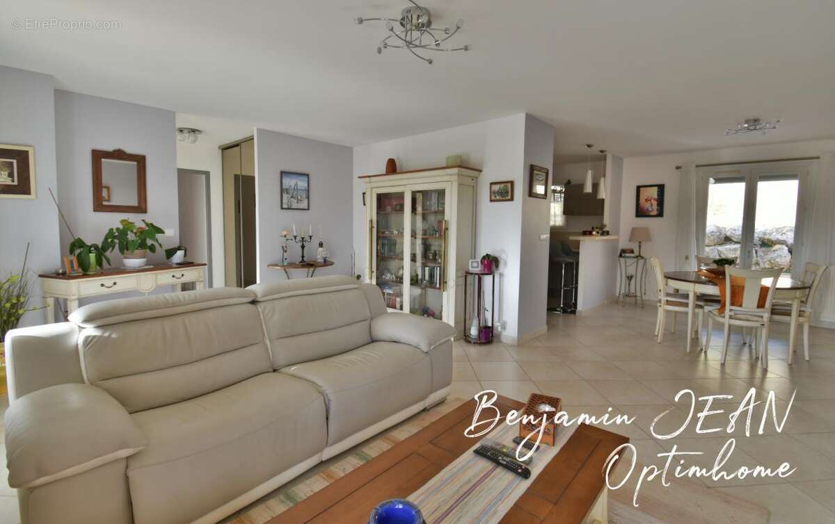 À vendre – Maison de plain-pied 115 m² à Nissan-lez-Enserune - photo 10
