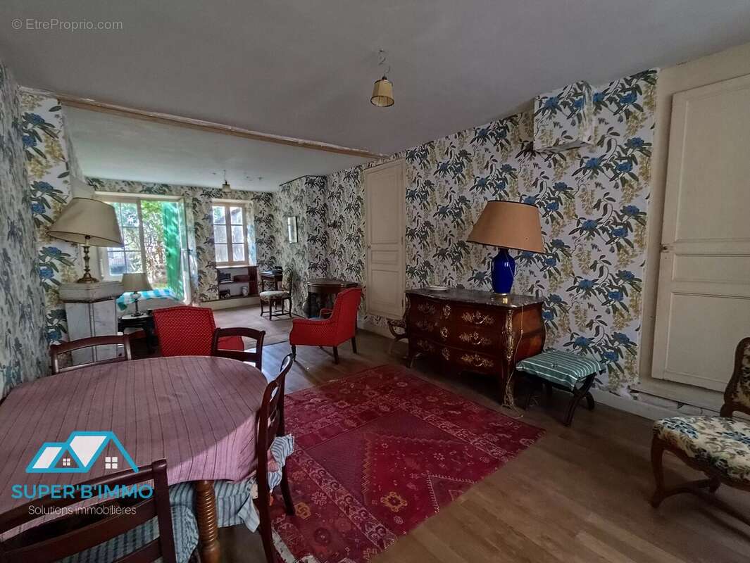 maison de bourg avec terrain et dépendances - photo 7