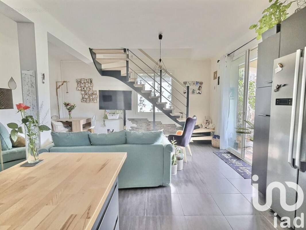 Photo 1 - Appartement à CEYRESTE