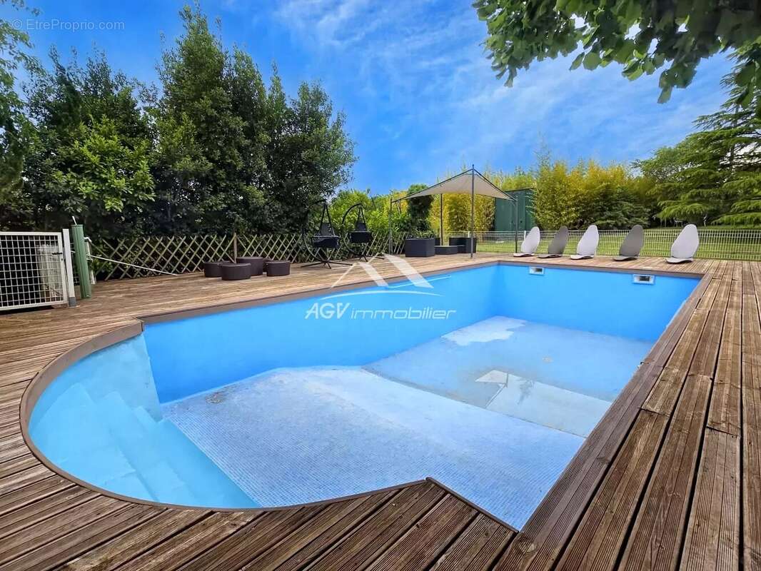 Maison à ALLEGRE-LES-FUMADES