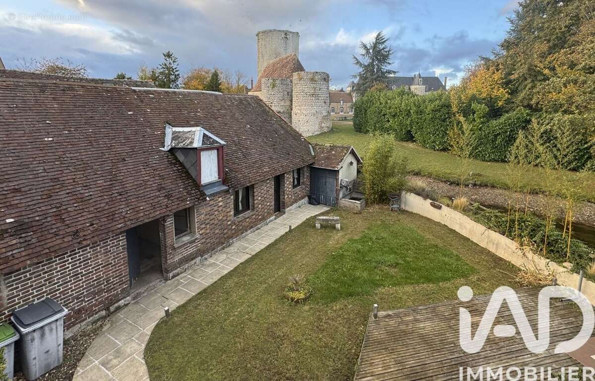 Maison 133 m² à Alluyes  - photo 2