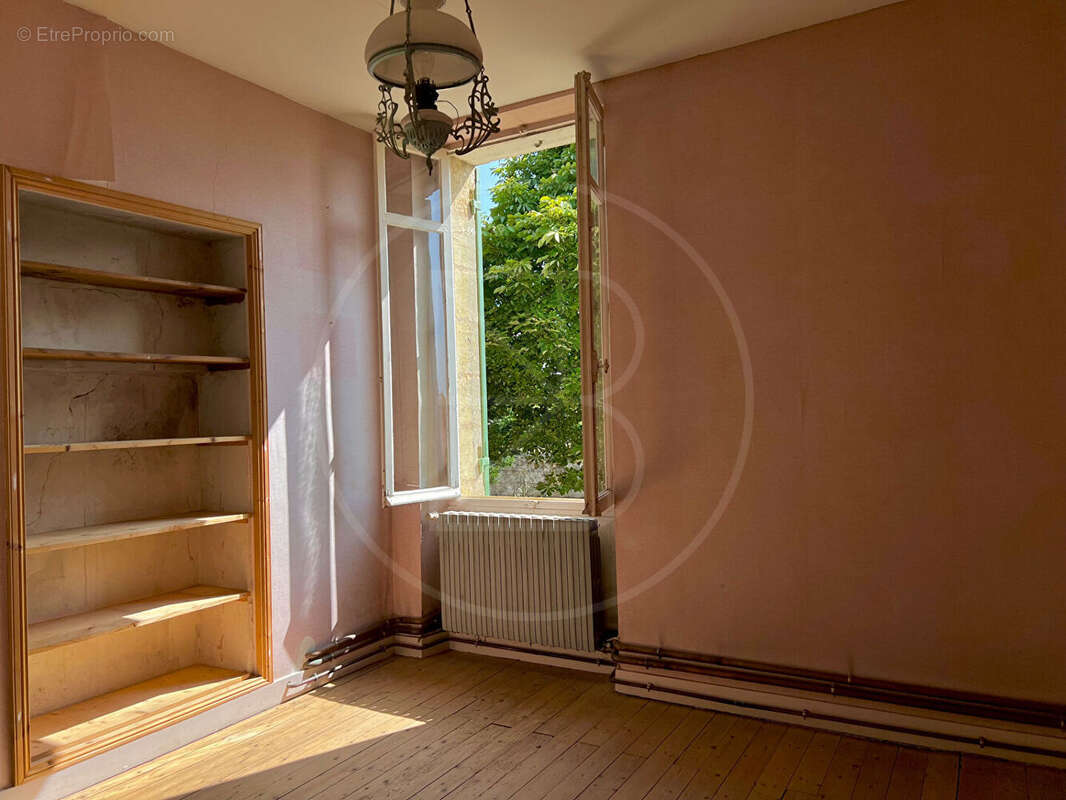 Maison à SAINT-EMILION