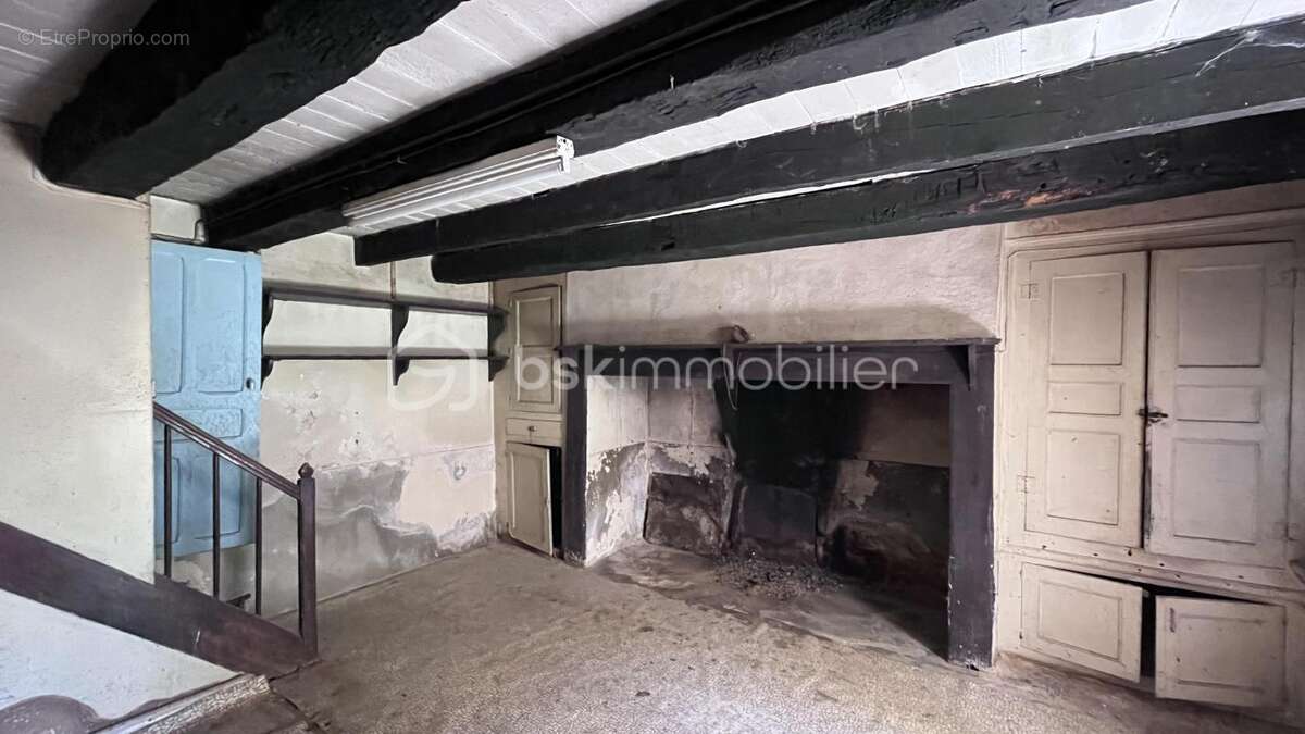 Maison à SALIGNAC-EYVIGUES
