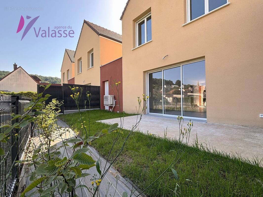 Maison à GRUCHET-LE-VALASSE