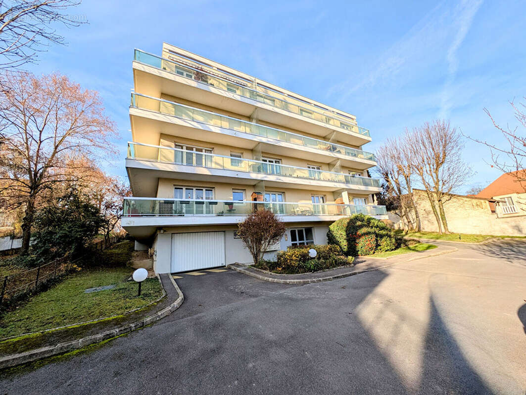 Appartement à MAISONS-LAFFITTE