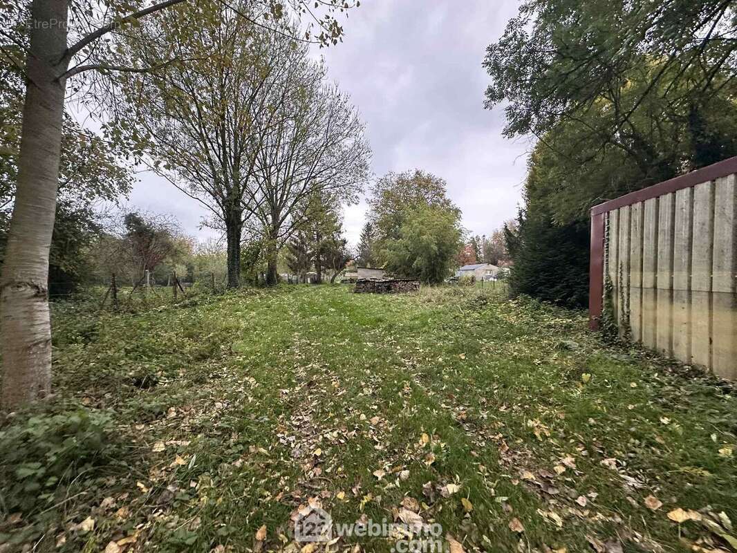 et le cadre verdoyant - Terrain à LIESSE-NOTRE-DAME