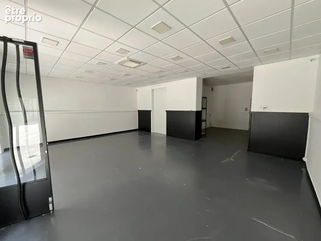 Commerce 80 m² à Saint-Etienne  - photo 4
