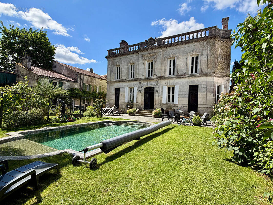 Maison à SAINT-PORCHAIRE