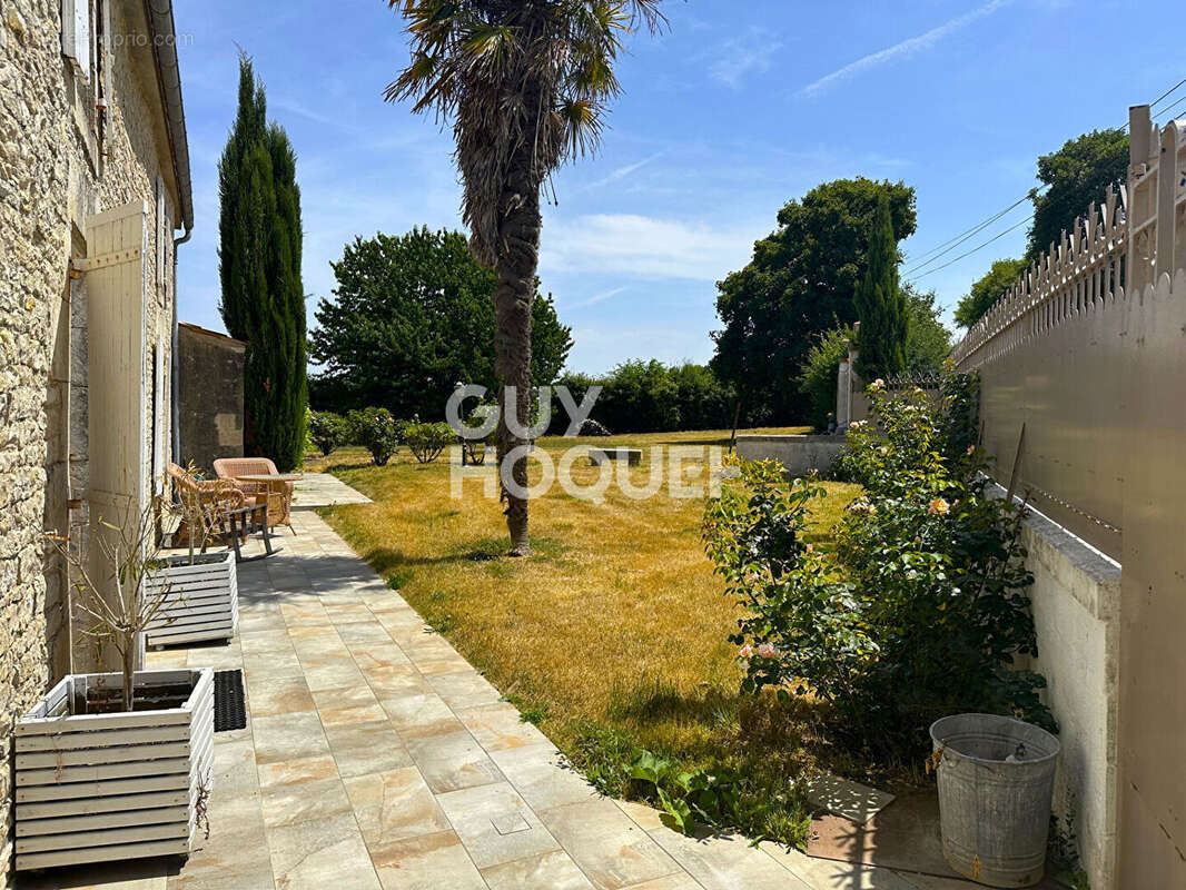 Maison à SAINT-JEAN-DE-LIVERSAY