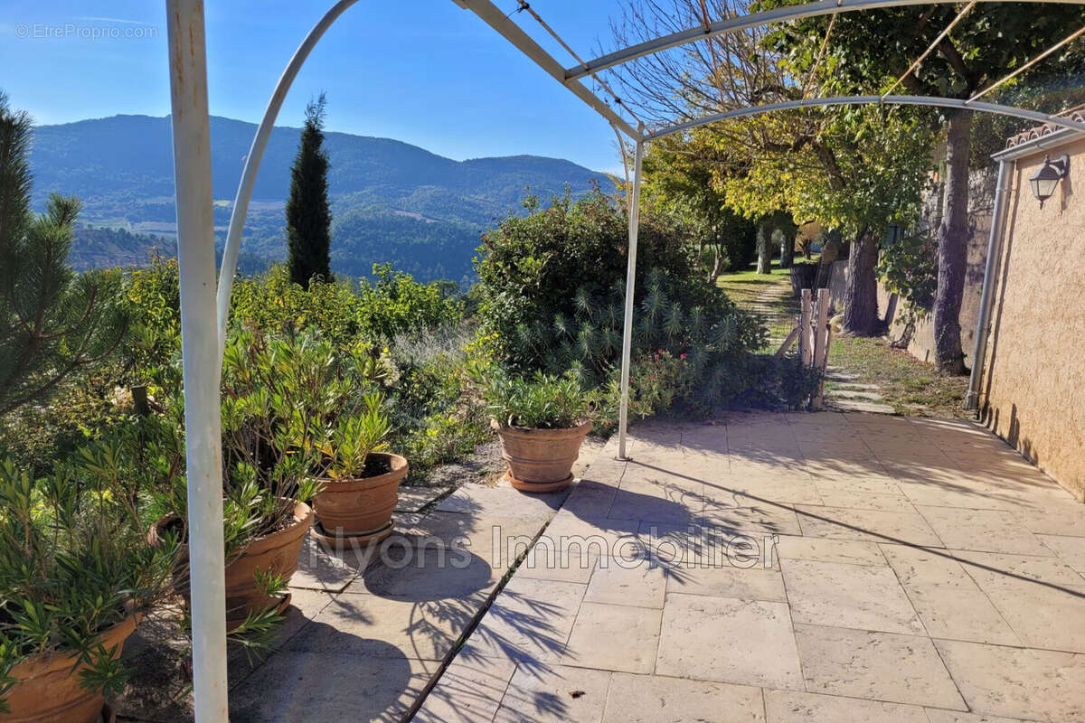 Maison à ARPAVON