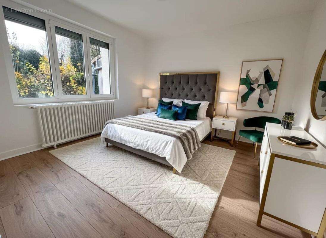 Maison à BUSSY-SAINT-GEORGES