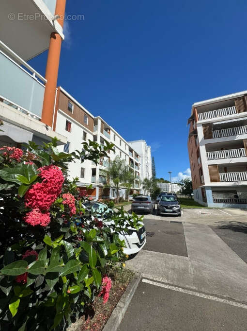 À vendre   Appartement T2 avec parking   Les Abymes - photo 8