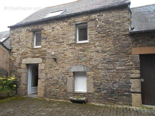 Grande maison familiale + 2 maisons en pierres sur 668 m2 de terrain - photo 2