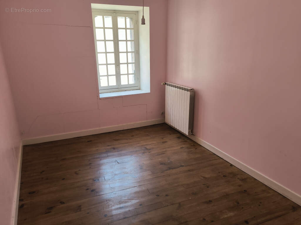 Maison à MOULINS-ENGILBERT