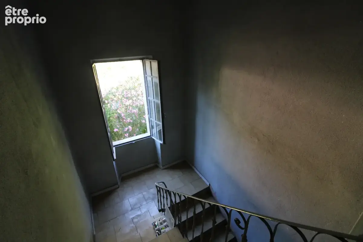 IMMEUBLE d'un total de 525 m2. - photo 15
