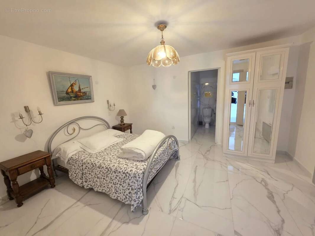 Villa + 2 appartements 294m² vue mer - piscine - Sainte-Maxime - photo 6