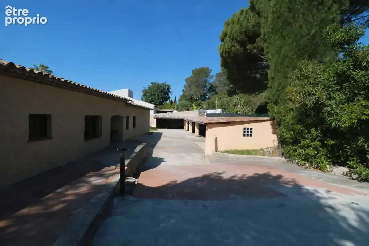 Villa de plain pied individuelle avec grand terrain à Valbonne - photo 2