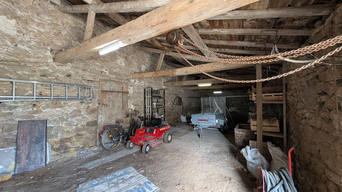 Maison à LES LANDES-GENUSSON