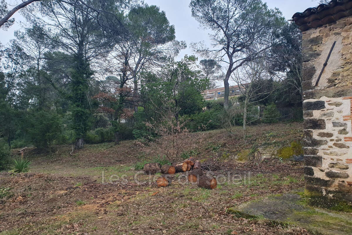 Maison 55 m² à Le Val  - photo 4