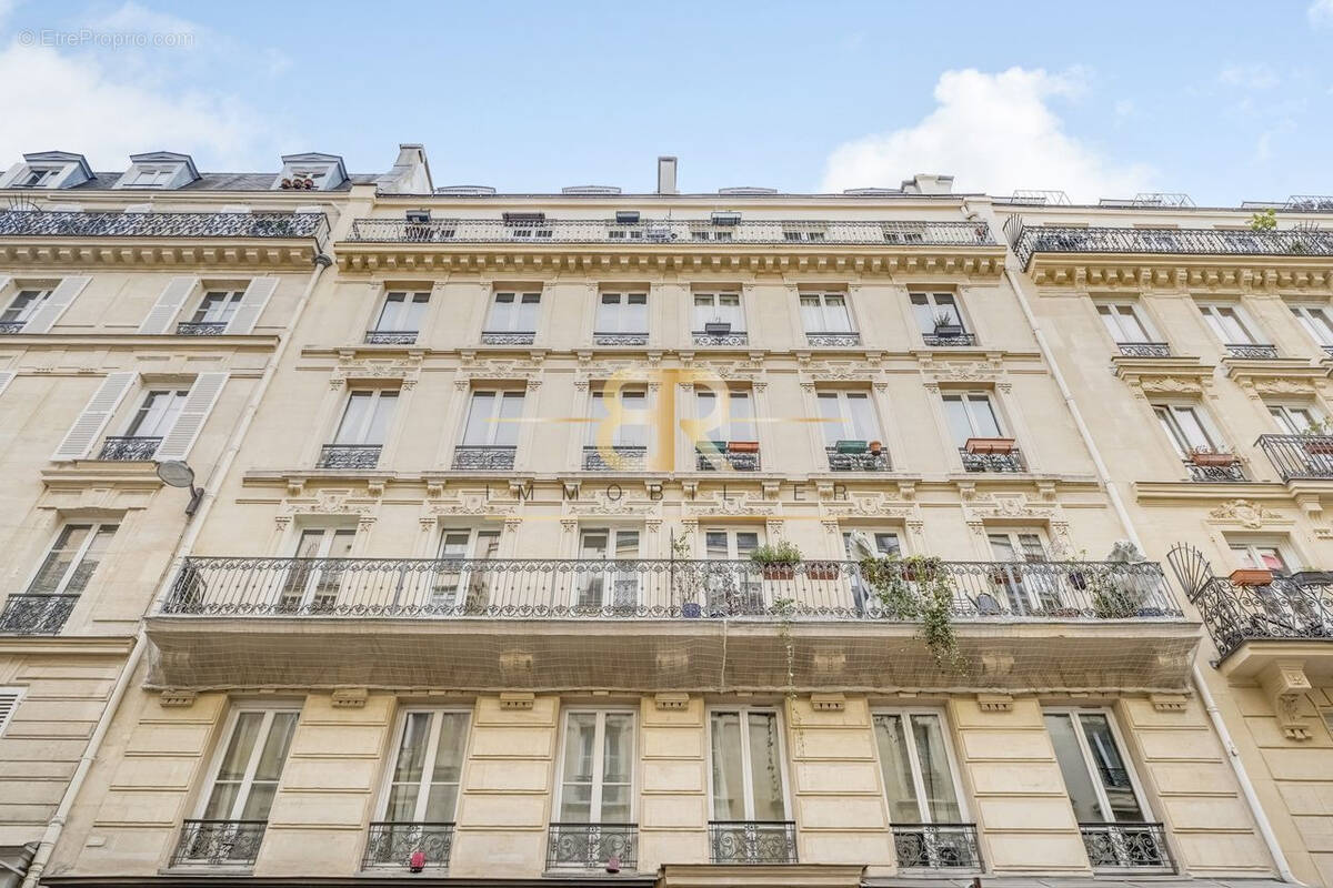 Appartement à PARIS-10E