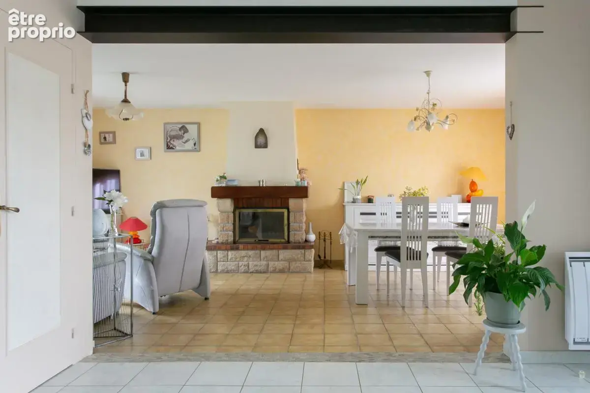 BAISSE DE PRIX  Maison 4 chambres en plein bourg de MESANGE - photo 4