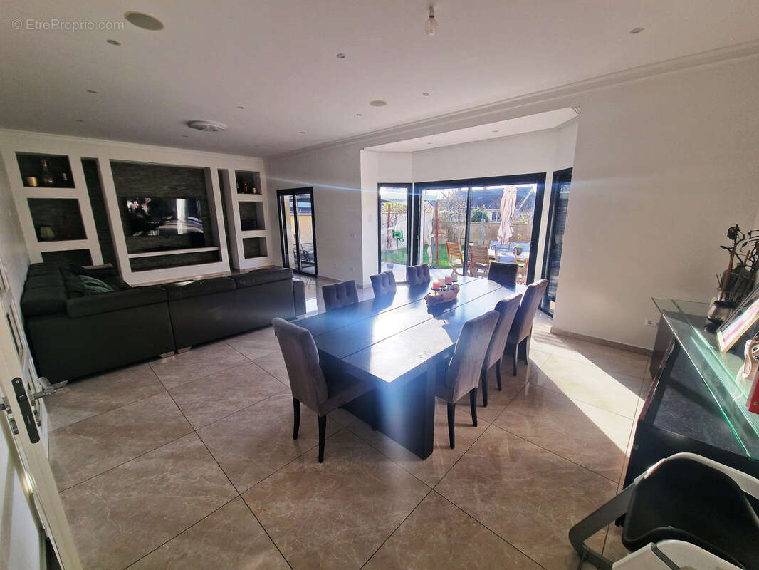 Maison à AUBERGENVILLE