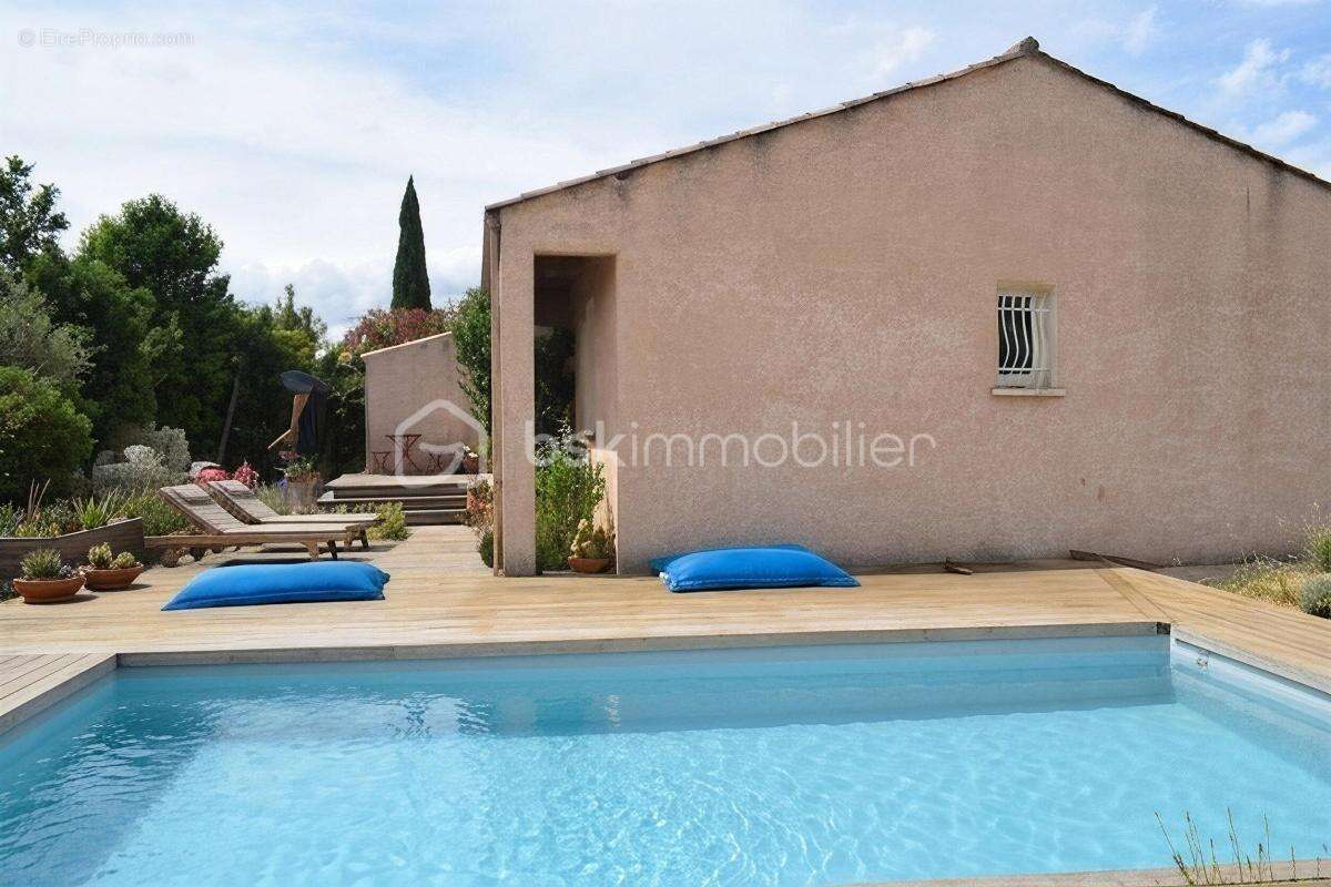 A Saint-andré-de-Sangonis, maison de 103 m² sur 626 m² de terrain avec piscine - photo 2