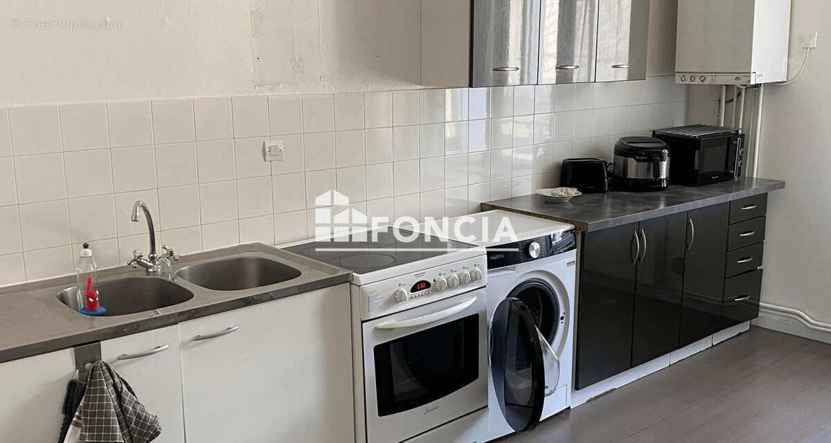 Appartement à LE CHAMBON-FEUGEROLLES