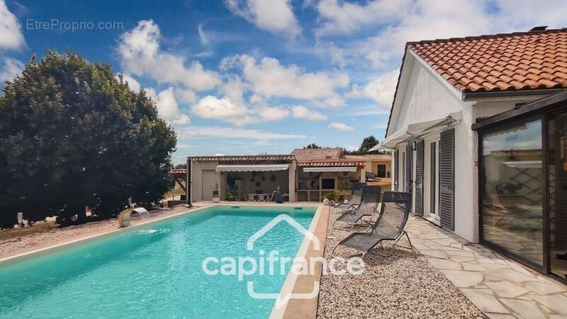 Maison à vendre 6 pièces 142 m² LALINDE (24) - Terrain 1933 m² - photo 13