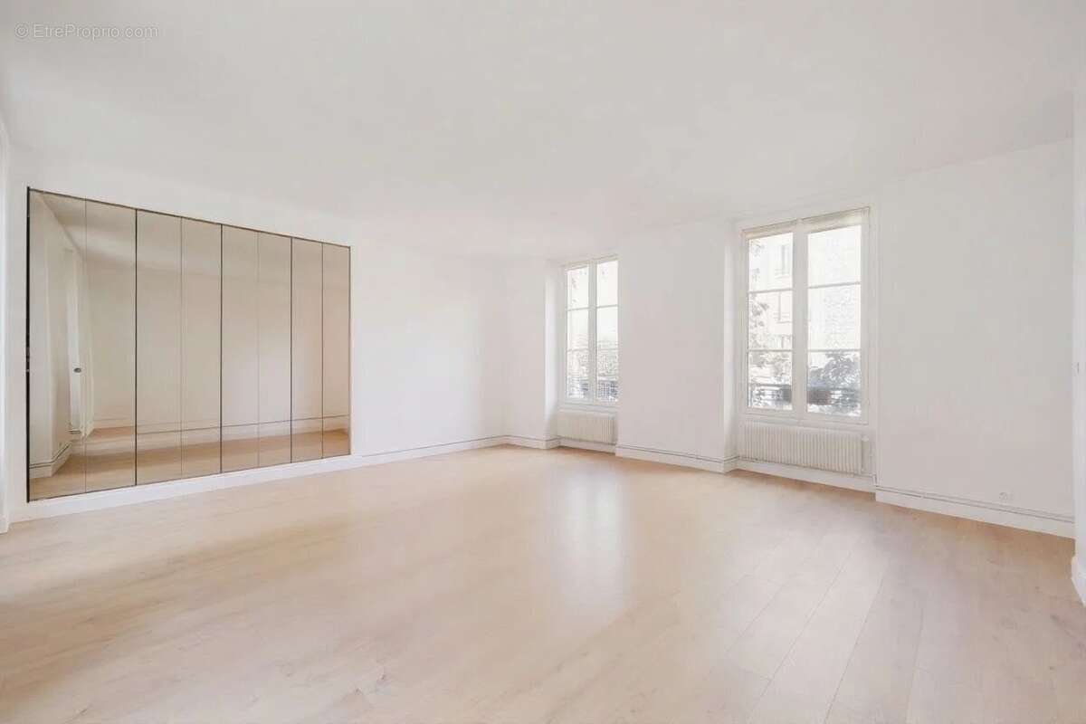Appartement à PARIS-3E