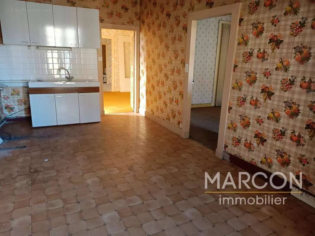 Maison à LAVAVEIX-LES-MINES