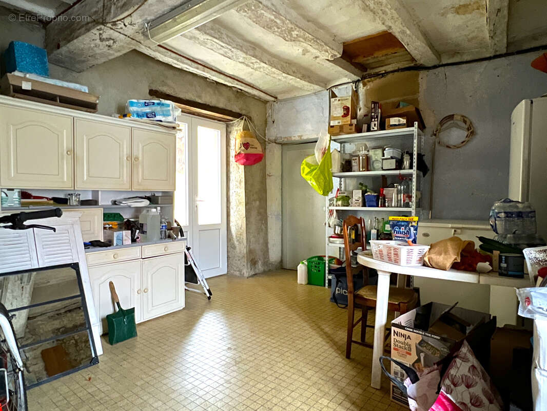 Maison à YZEURES-SUR-CREUSE