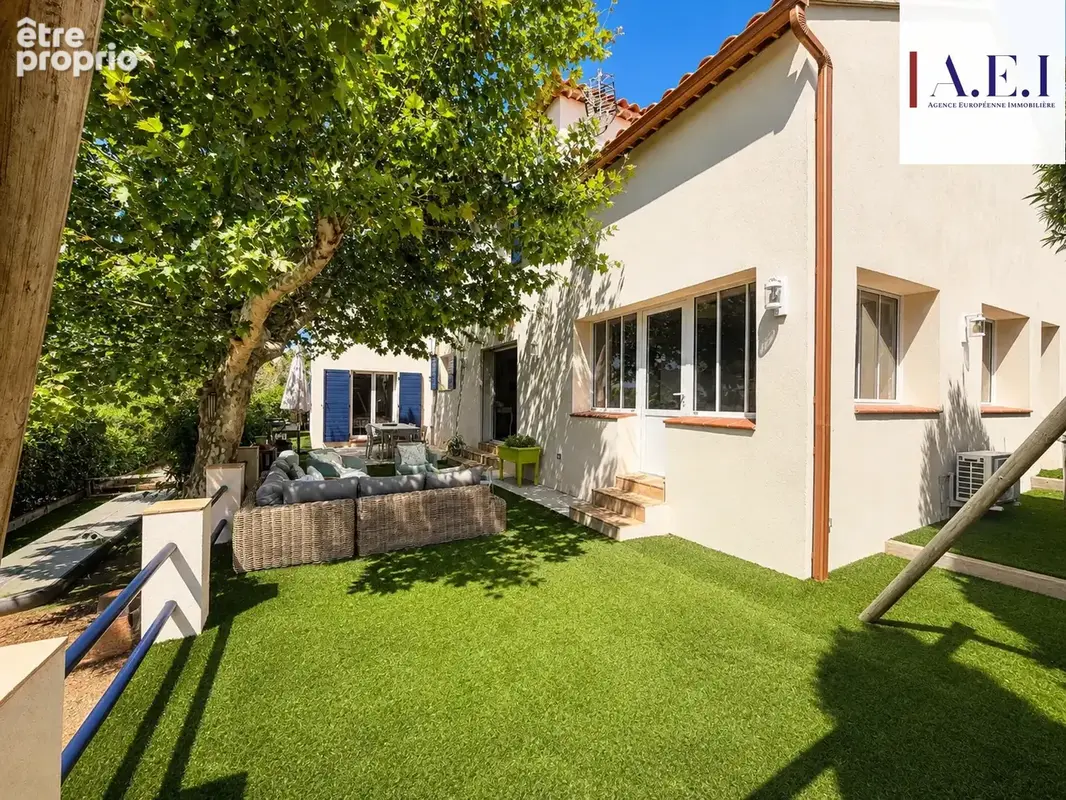 Six-Fours-les-Plages   Propriété provençale de 273 m2 avec piscine & garage - photo 2
