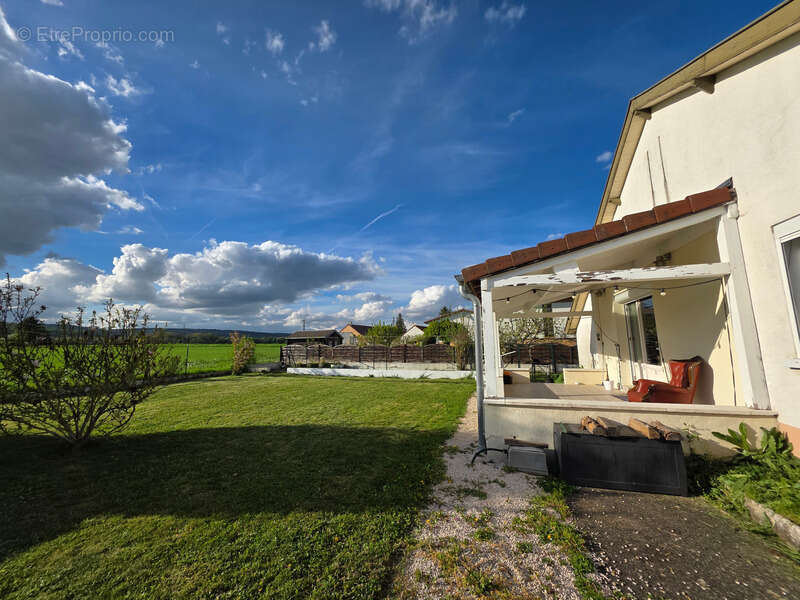 Maison à FLAGEY-ECHEZEAUX