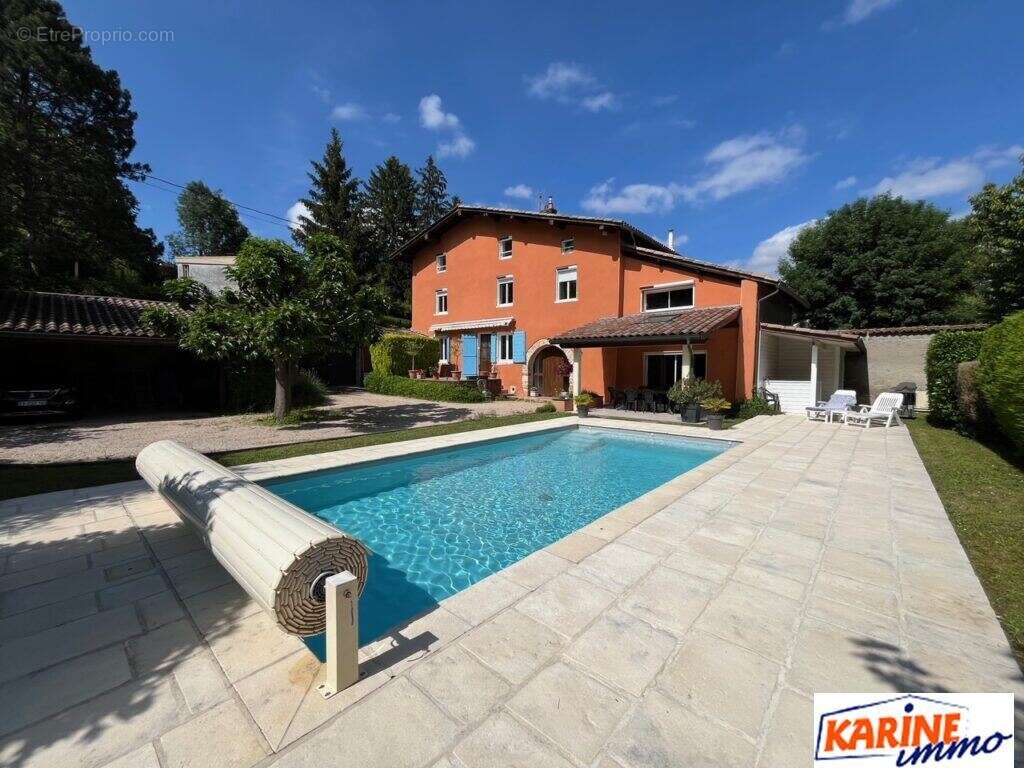 Maison à FONTAINES-SAINT-MARTIN