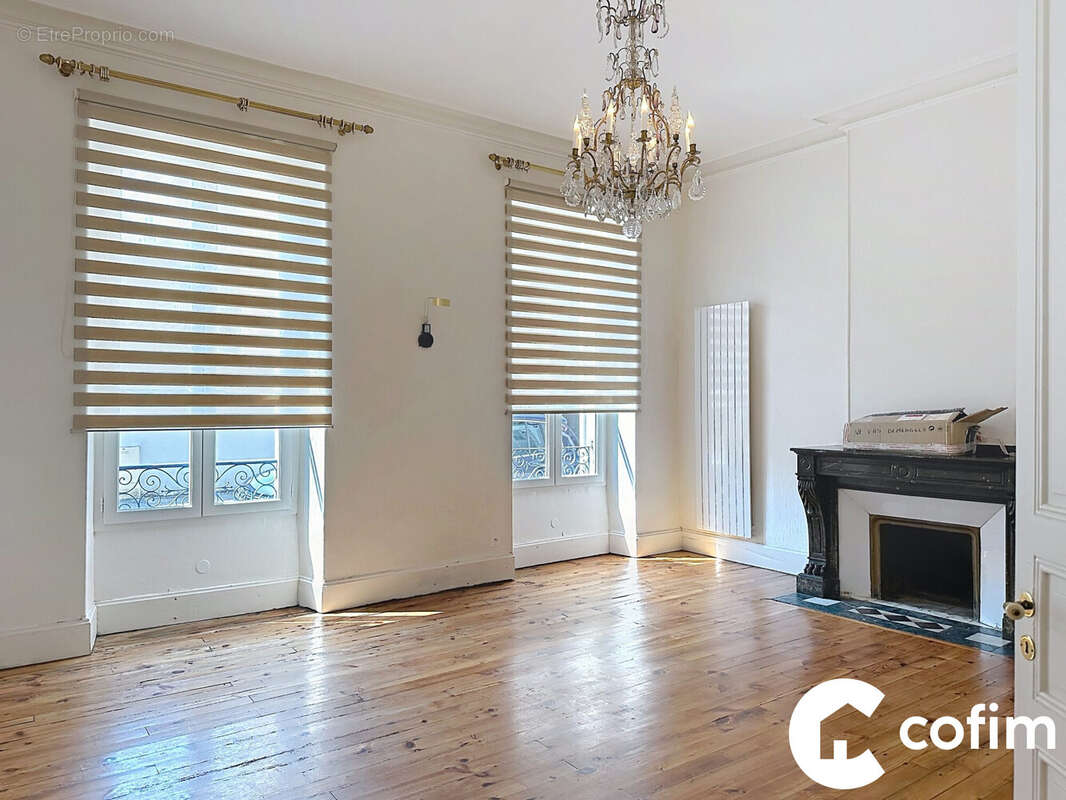 Maison 250 m² à Tarbes  - photo 2