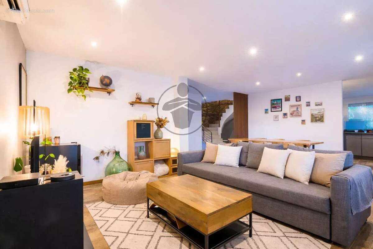 Maison à PRADES-LE-LEZ