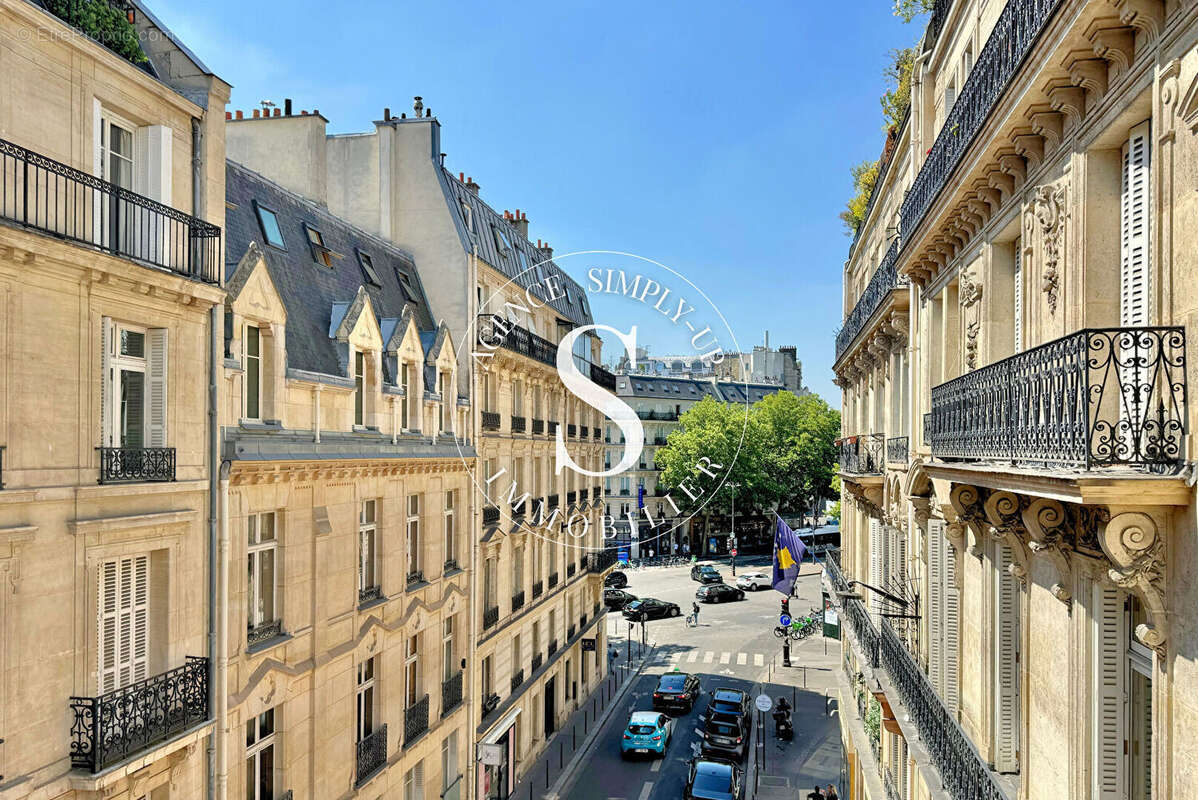 Appartement à PARIS-8E