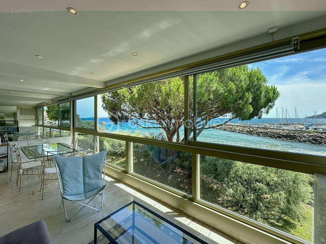 Appartement à MANDELIEU-LA-NAPOULE