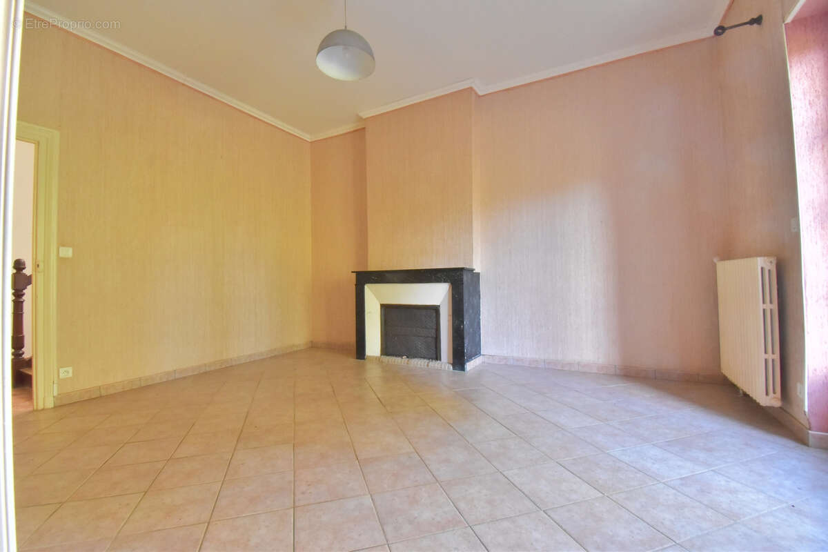 Maison à DORNES