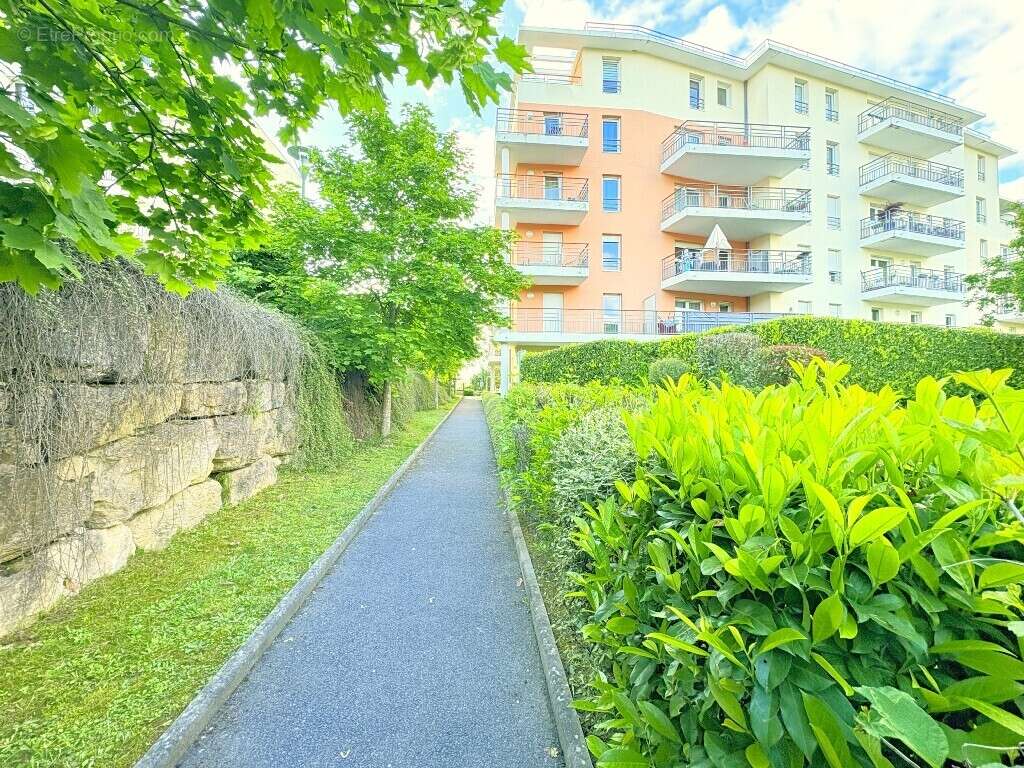 Appartement à SEYNOD