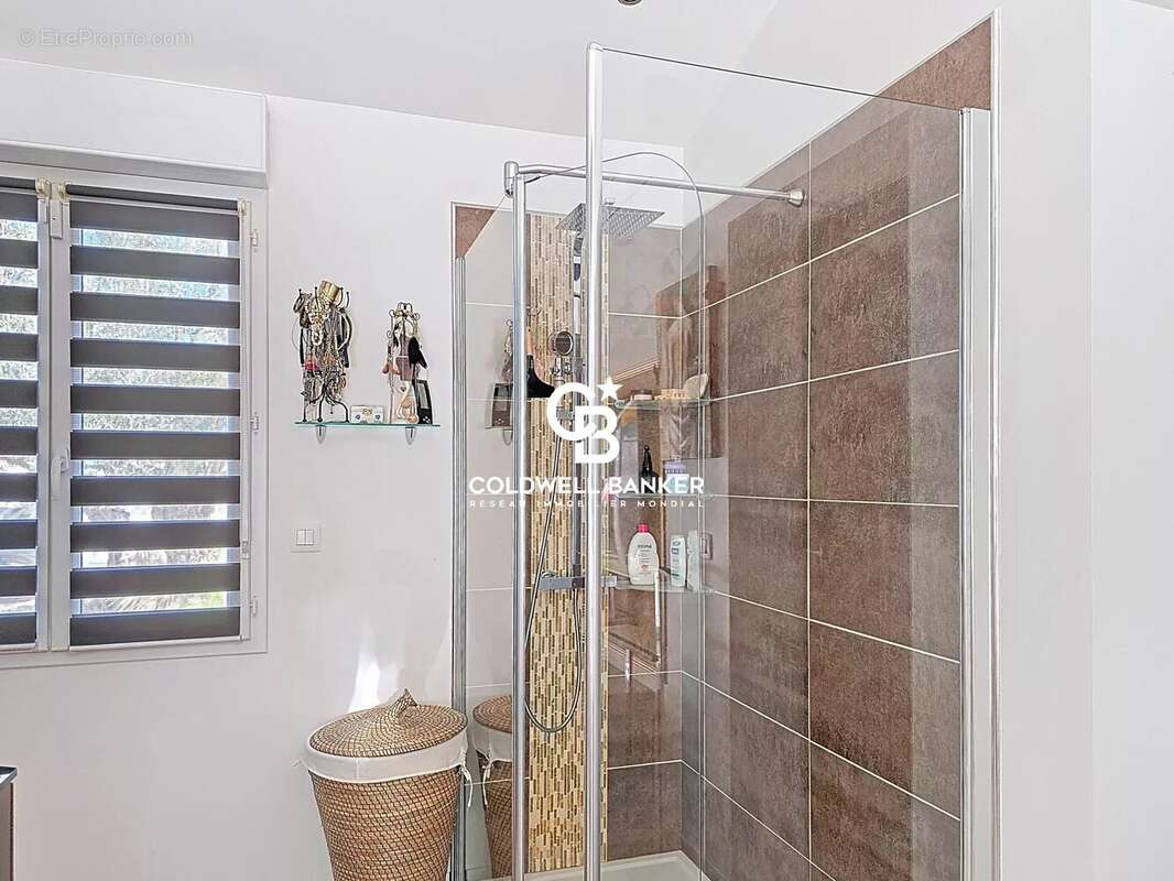 Maison à CHAMPAGNE-LES-MARAIS