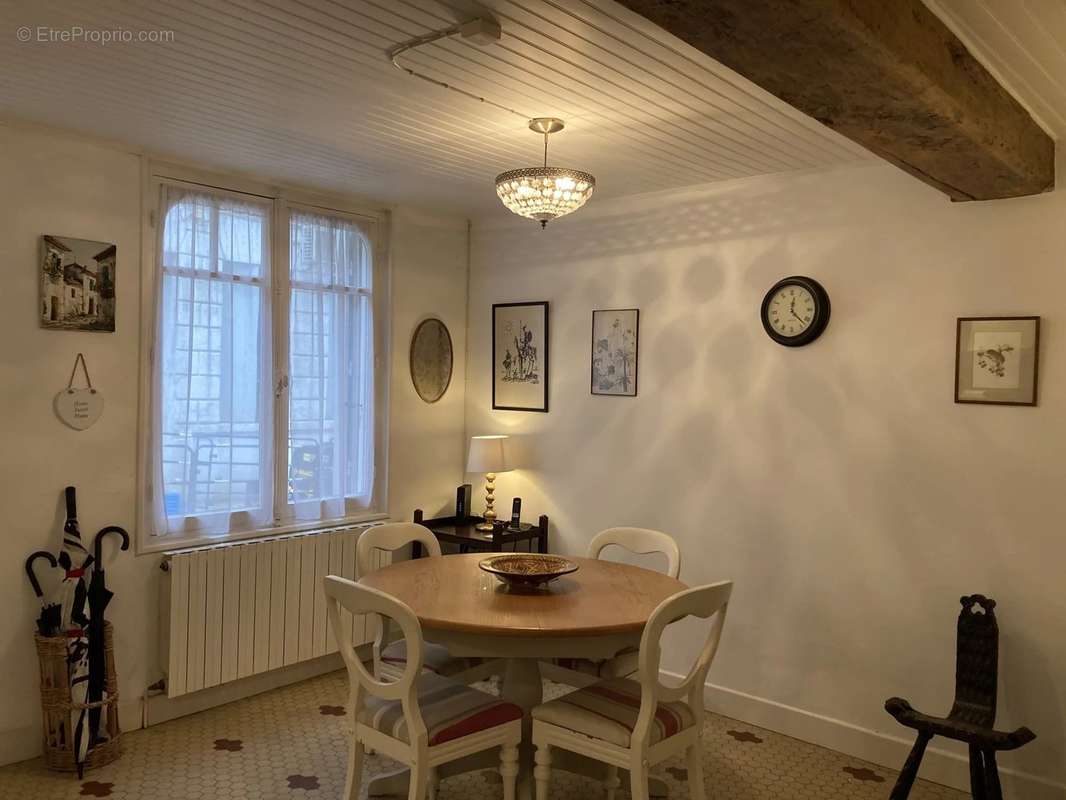 Maison à CHATEAUNEUF-SUR-CHARENTE