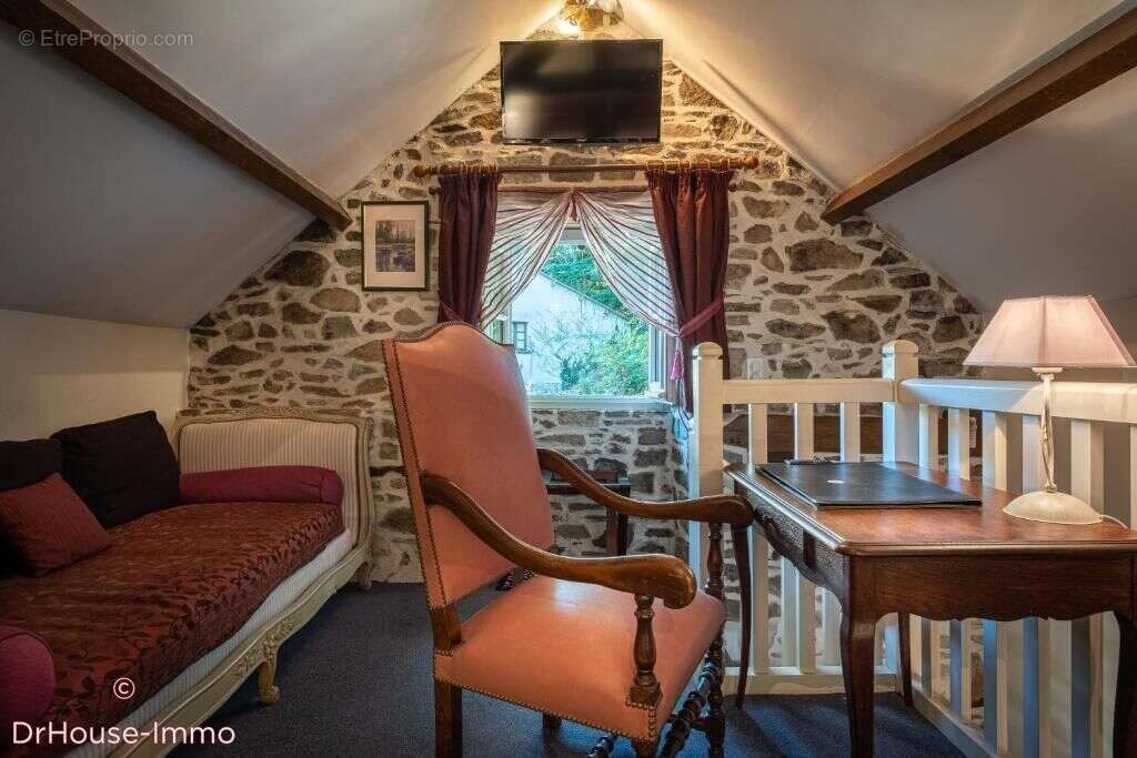 Maison à SAINT-YRIEIX-LA-PERCHE