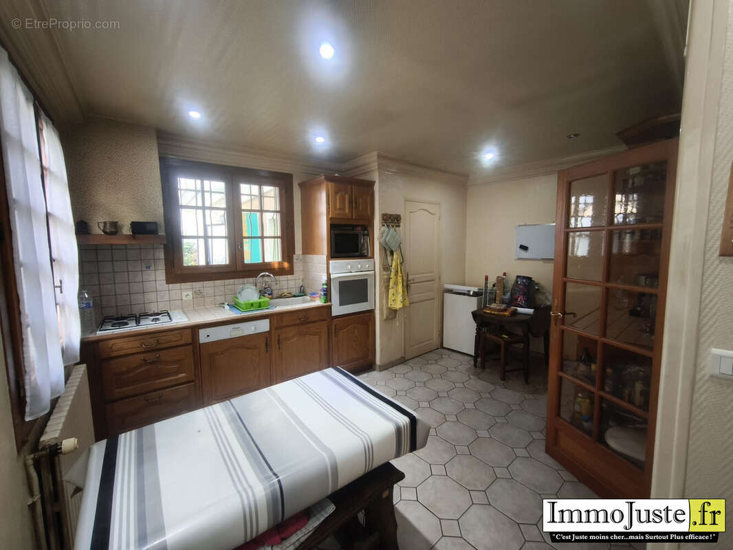 Maison à LE PERRAY-EN-YVELINES