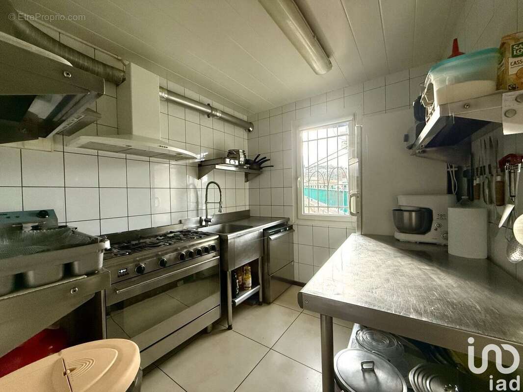 Photo 6 - Commerce à UCEL