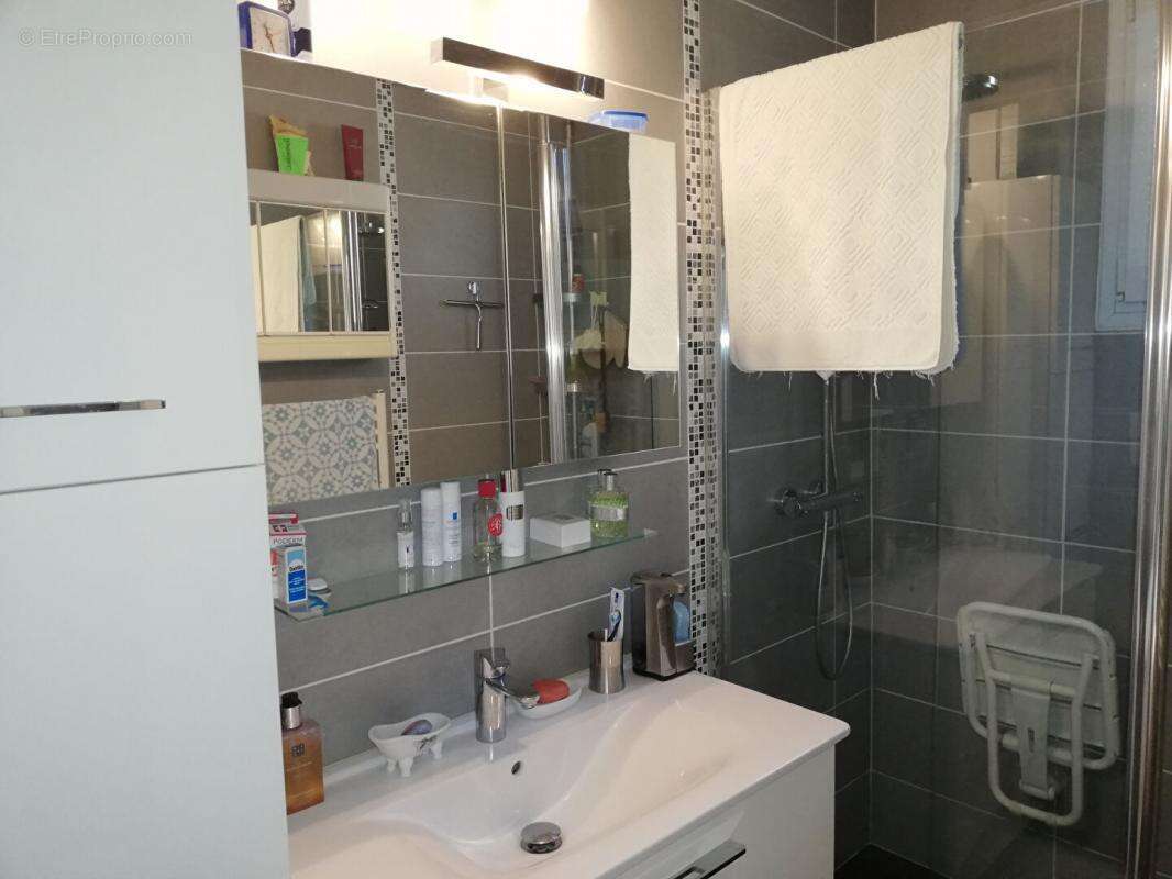 Maison à LA CELLE-LES-BORDES