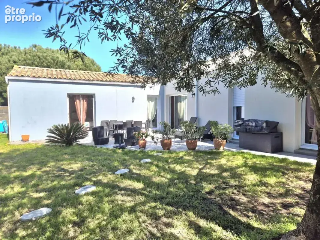 Maison 5 pièces 110 m² à vendre à Saint-Mathurin (85150) - photo 2